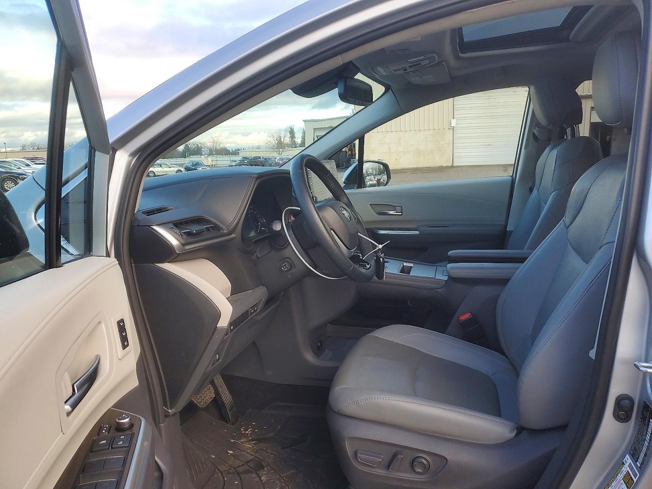 2021 TOYOTA SIENNA LIMITED photo 7
