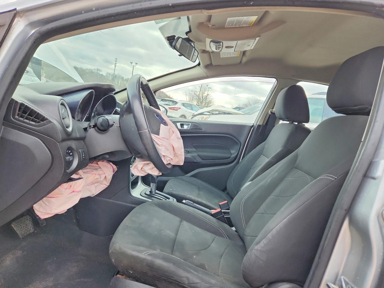 2015 FORD FIESTA SE photo 7