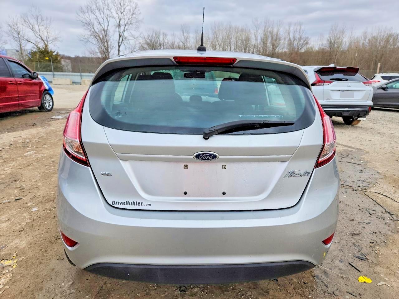2015 FORD FIESTA SE photo 6