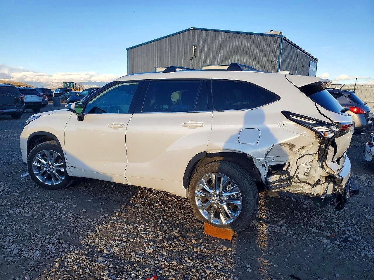 2024 TOYOTA HIGHLANDER HYBRID LIMITED photo 2