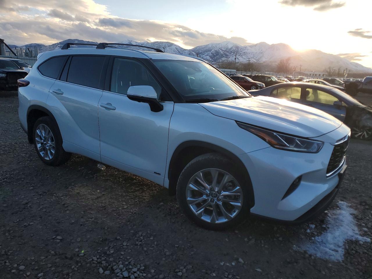 2024 TOYOTA HIGHLANDER HYBRID LIMITED photo 4