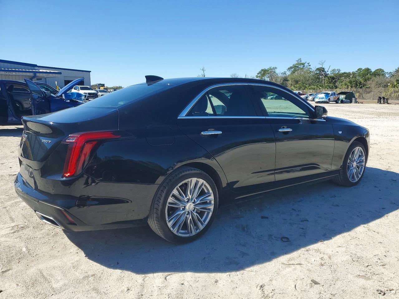2022 CADILLAC CT4 PREMIUM LUXURY photo 3