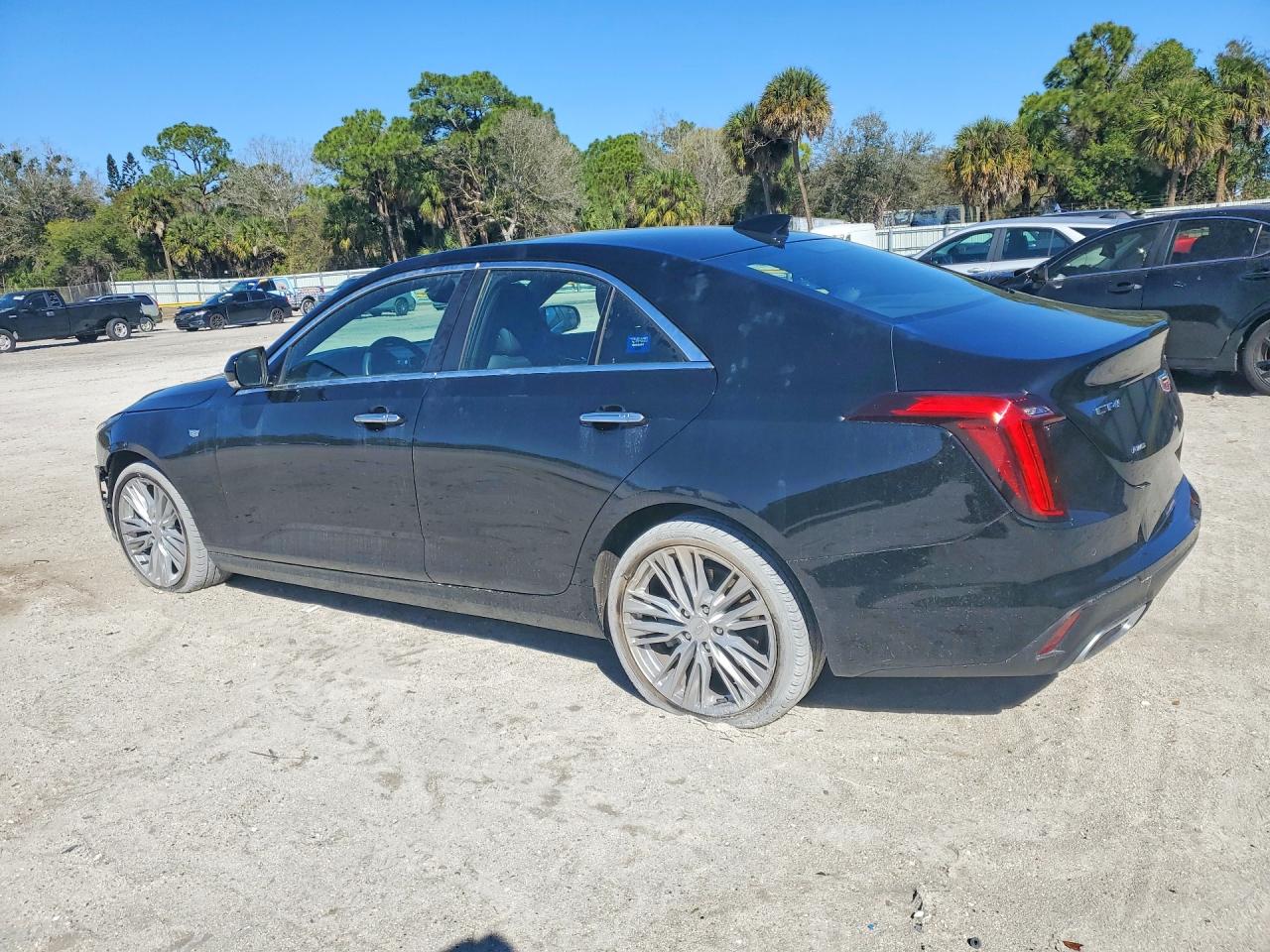 2022 CADILLAC CT4 PREMIUM LUXURY photo 2