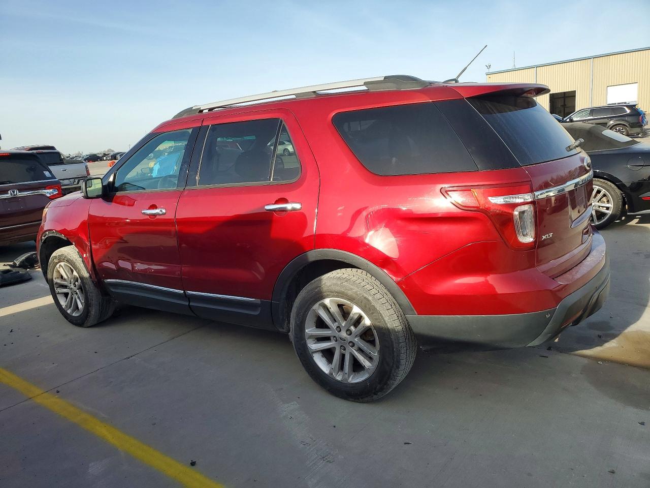 2014 FORD EXPLORER XLT photo 3