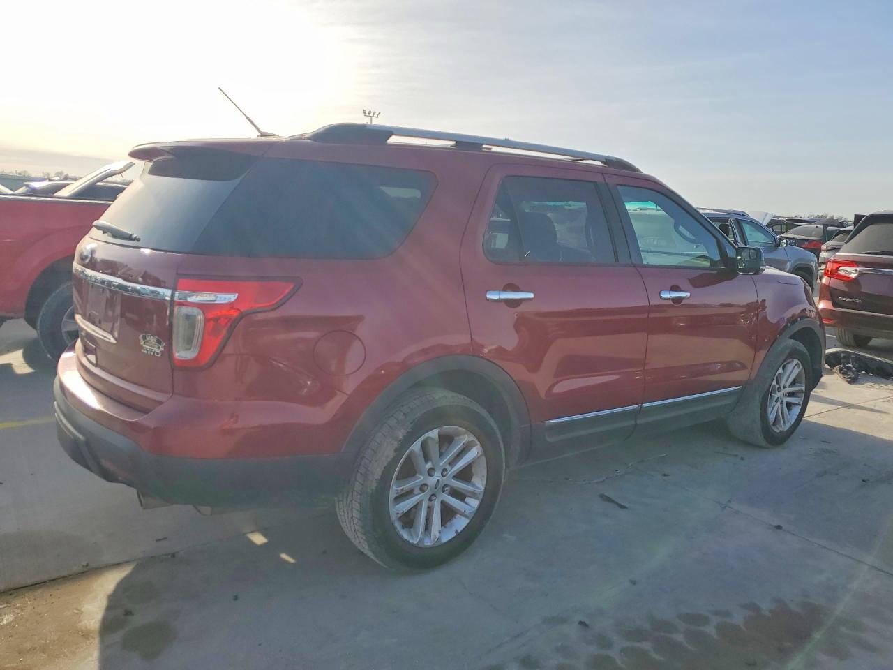 2014 FORD EXPLORER XLT photo 5