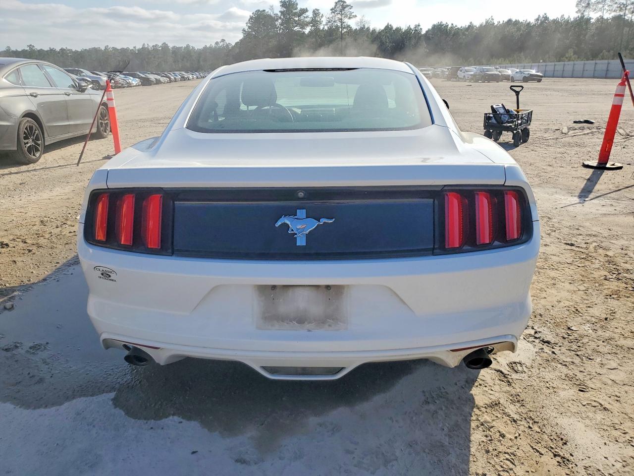 2017 FORD MUSTANG photo 6