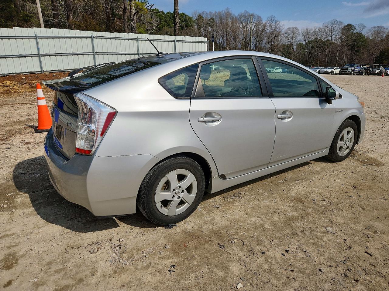 2011 TOYOTA PRIUS TWO photo 3