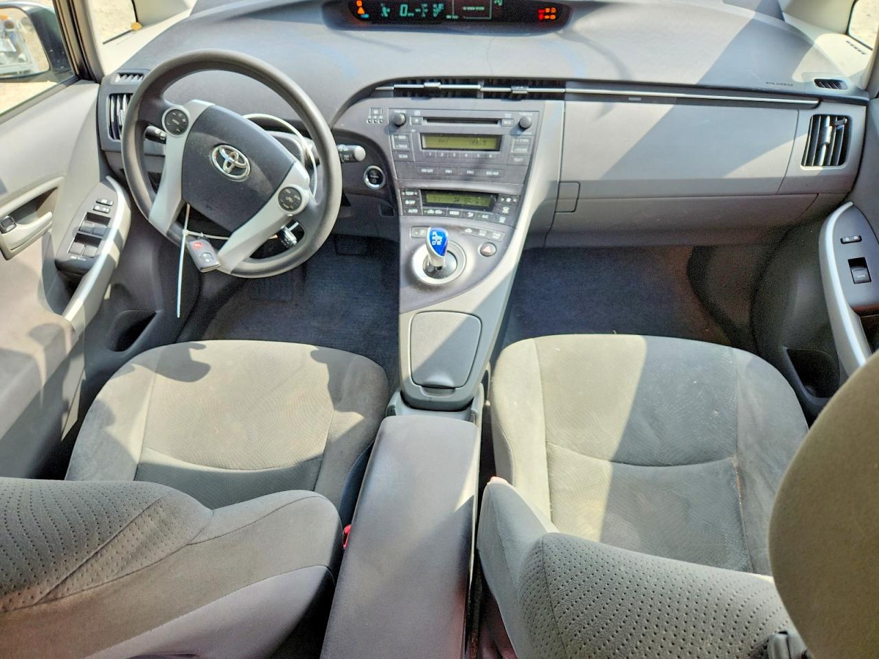 2011 TOYOTA PRIUS TWO photo 8
