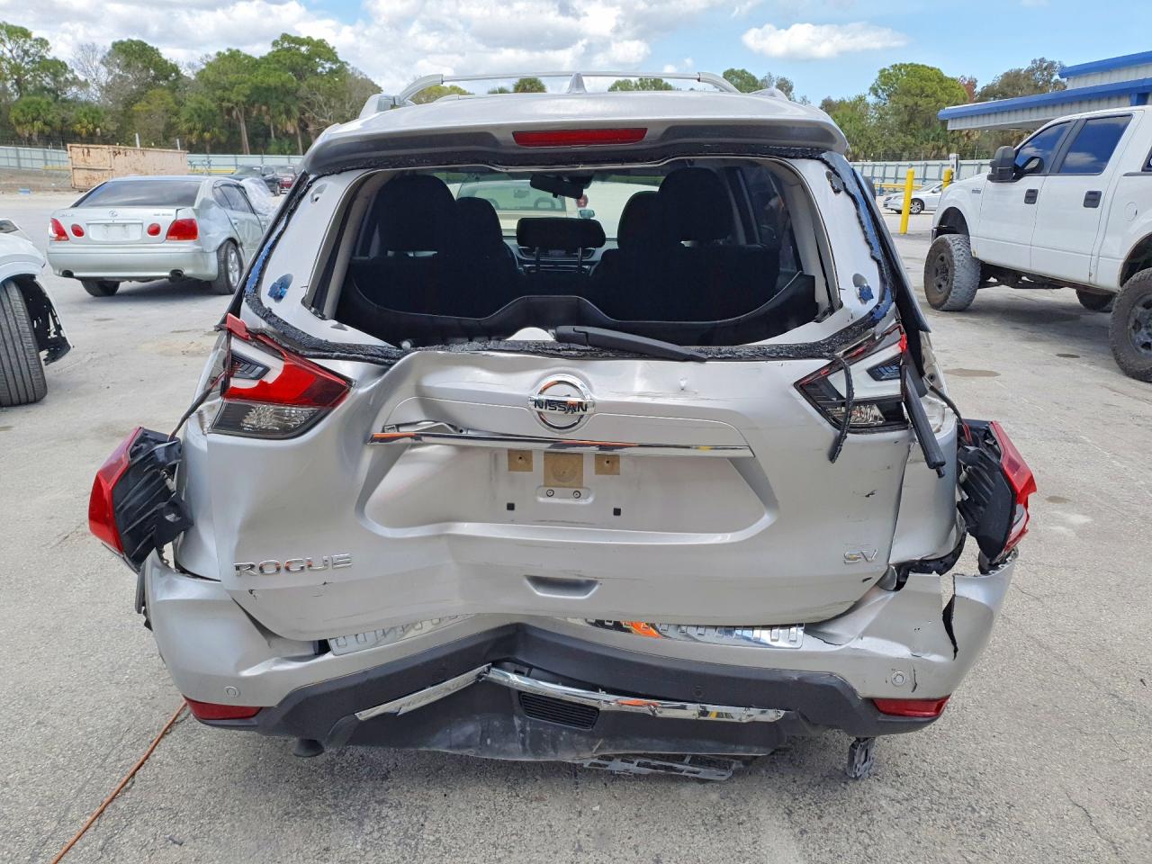 2020 NISSAN ROGUE SV photo 16
