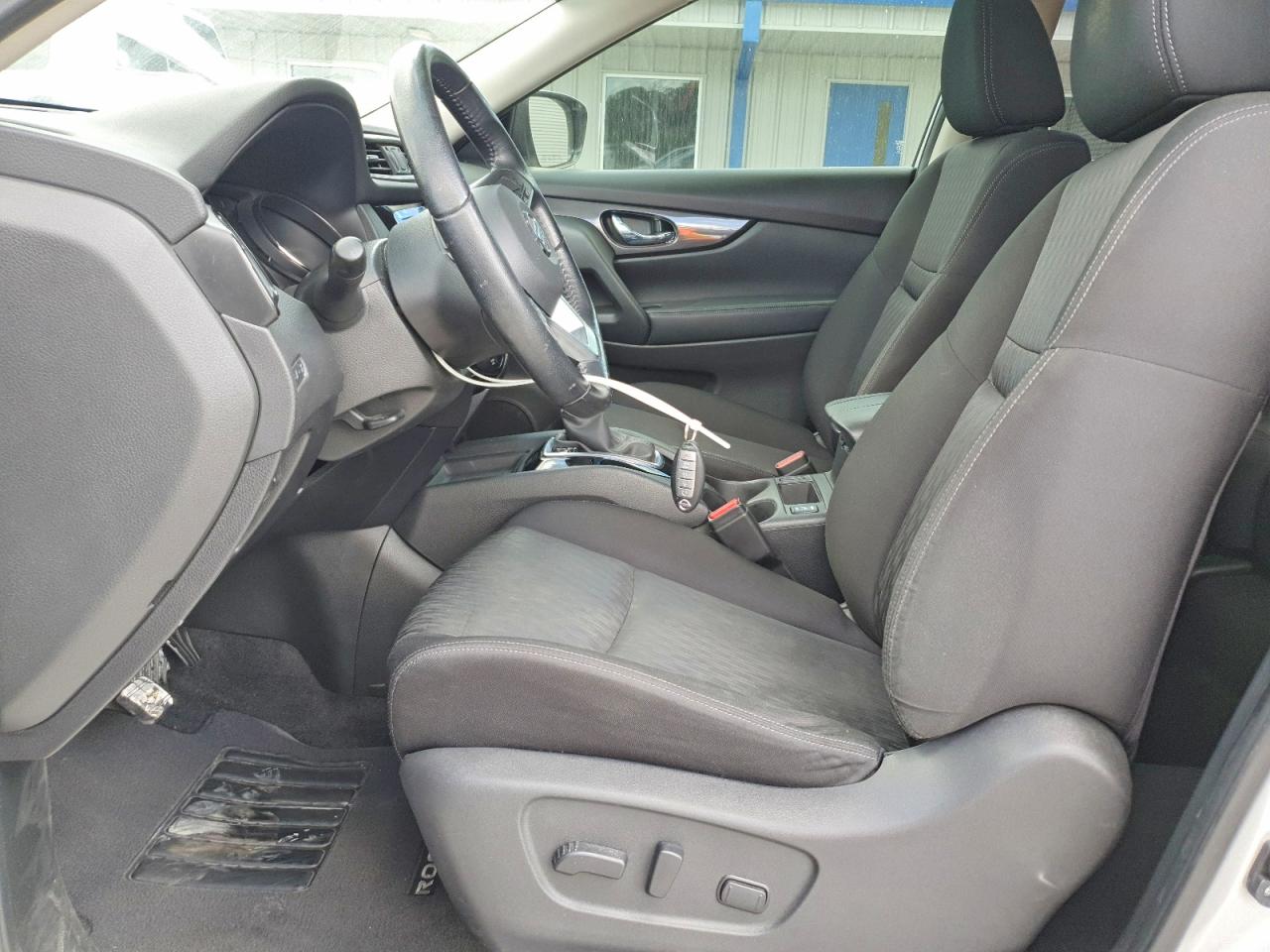 2020 NISSAN ROGUE SV photo 19