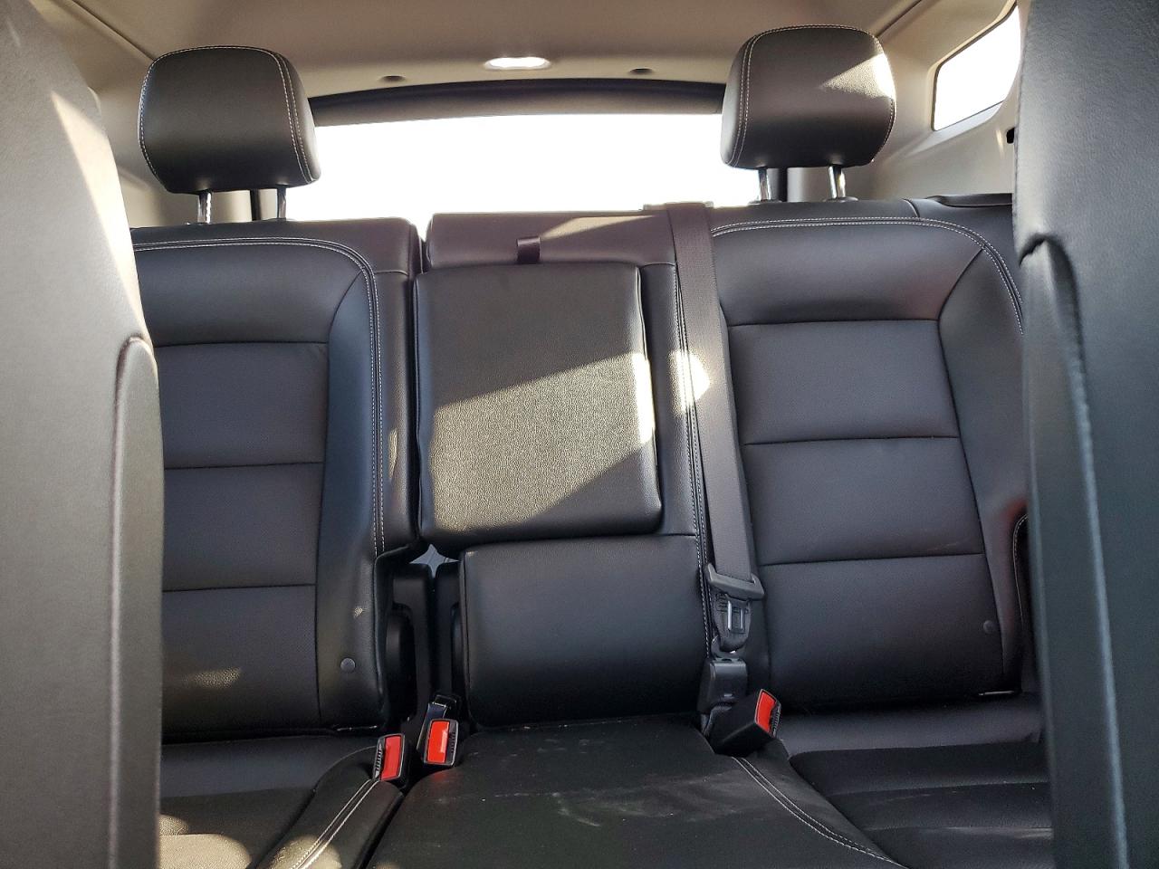 2024 GMC TERRAIN SLT photo 10