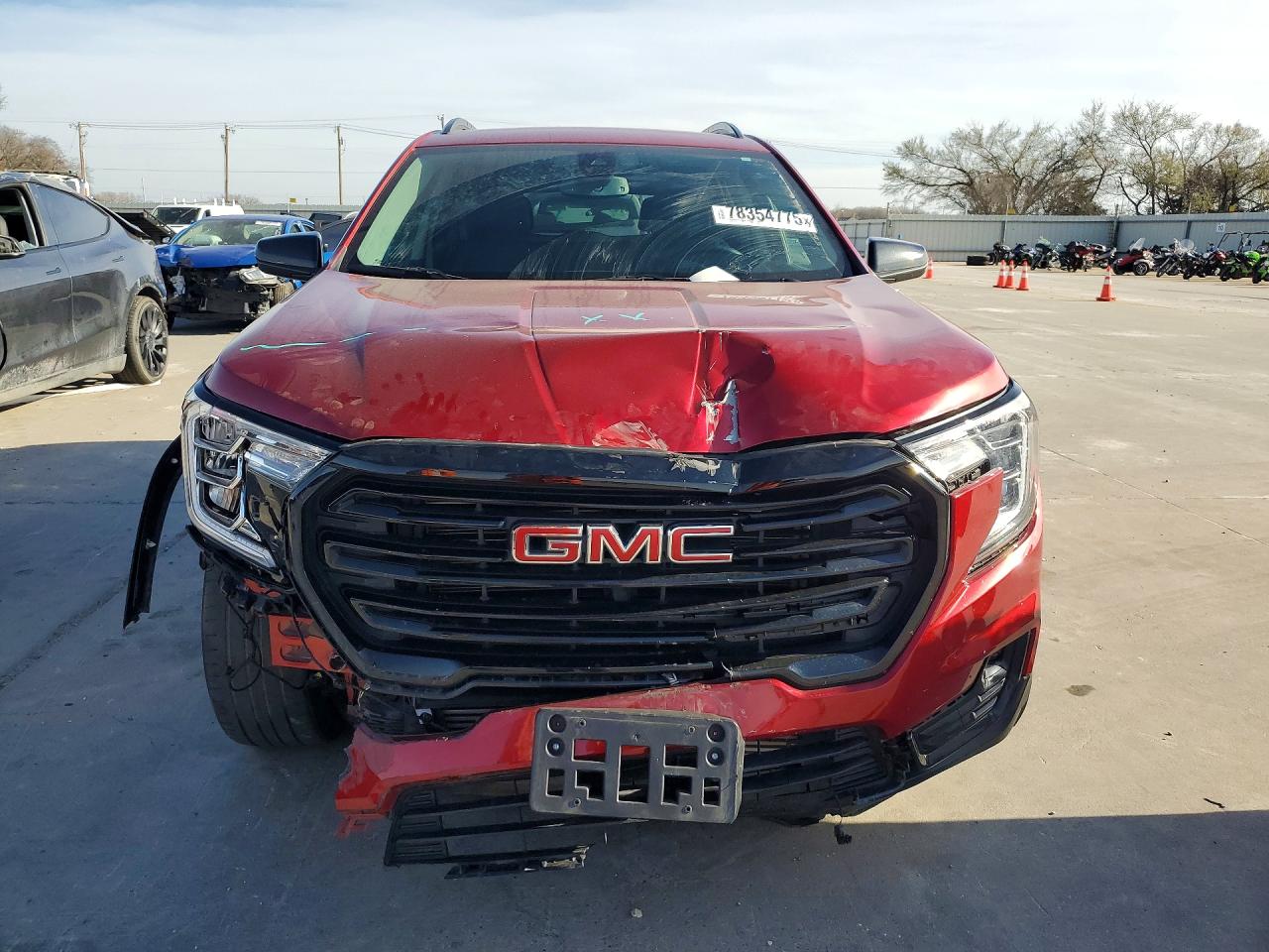 2024 GMC TERRAIN SLT photo 5