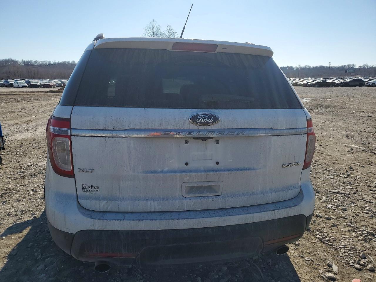 2015 FORD EXPLORER XLT photo 6
