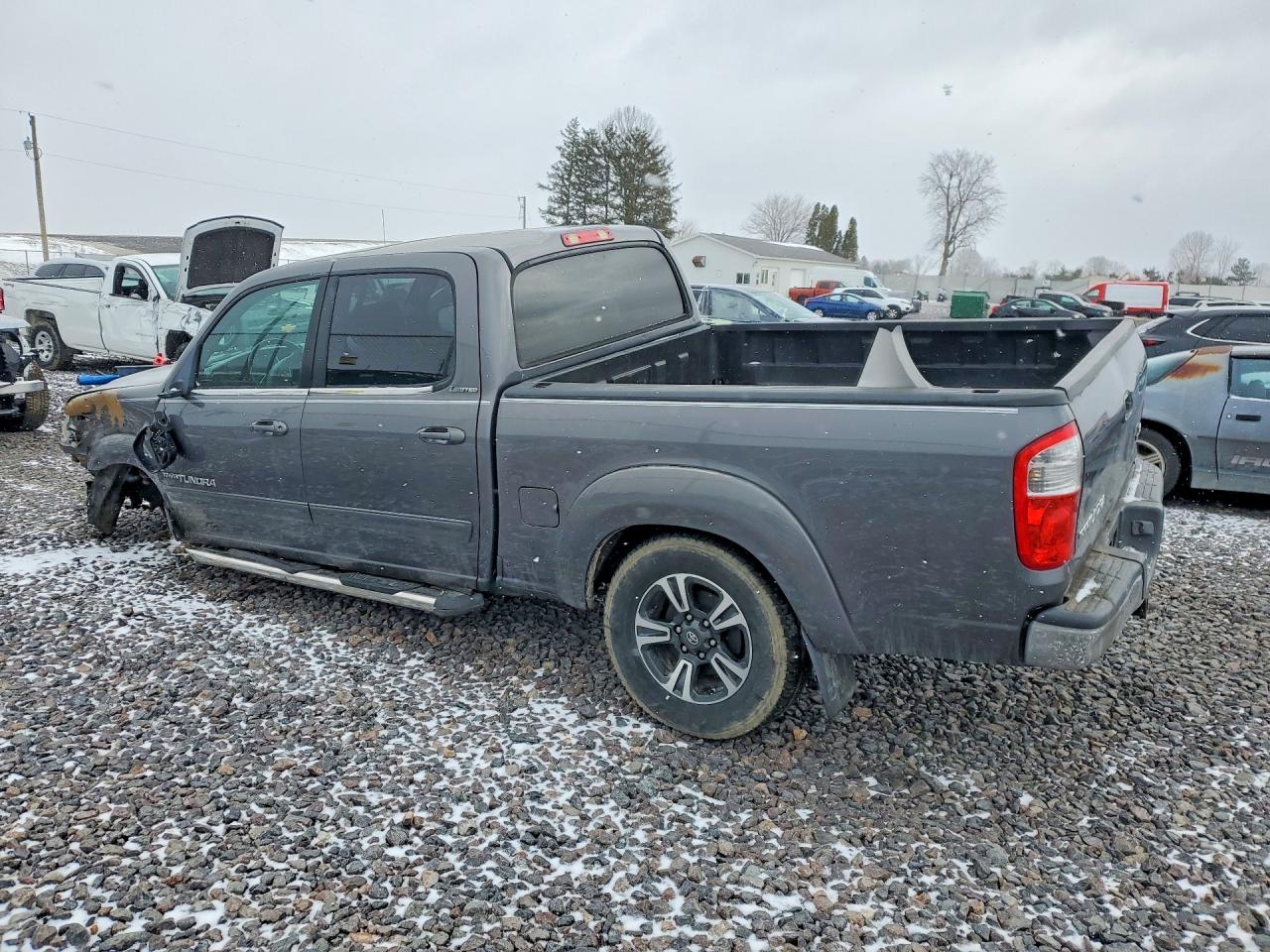 2005 TOYOTA TUNDRA photo 2