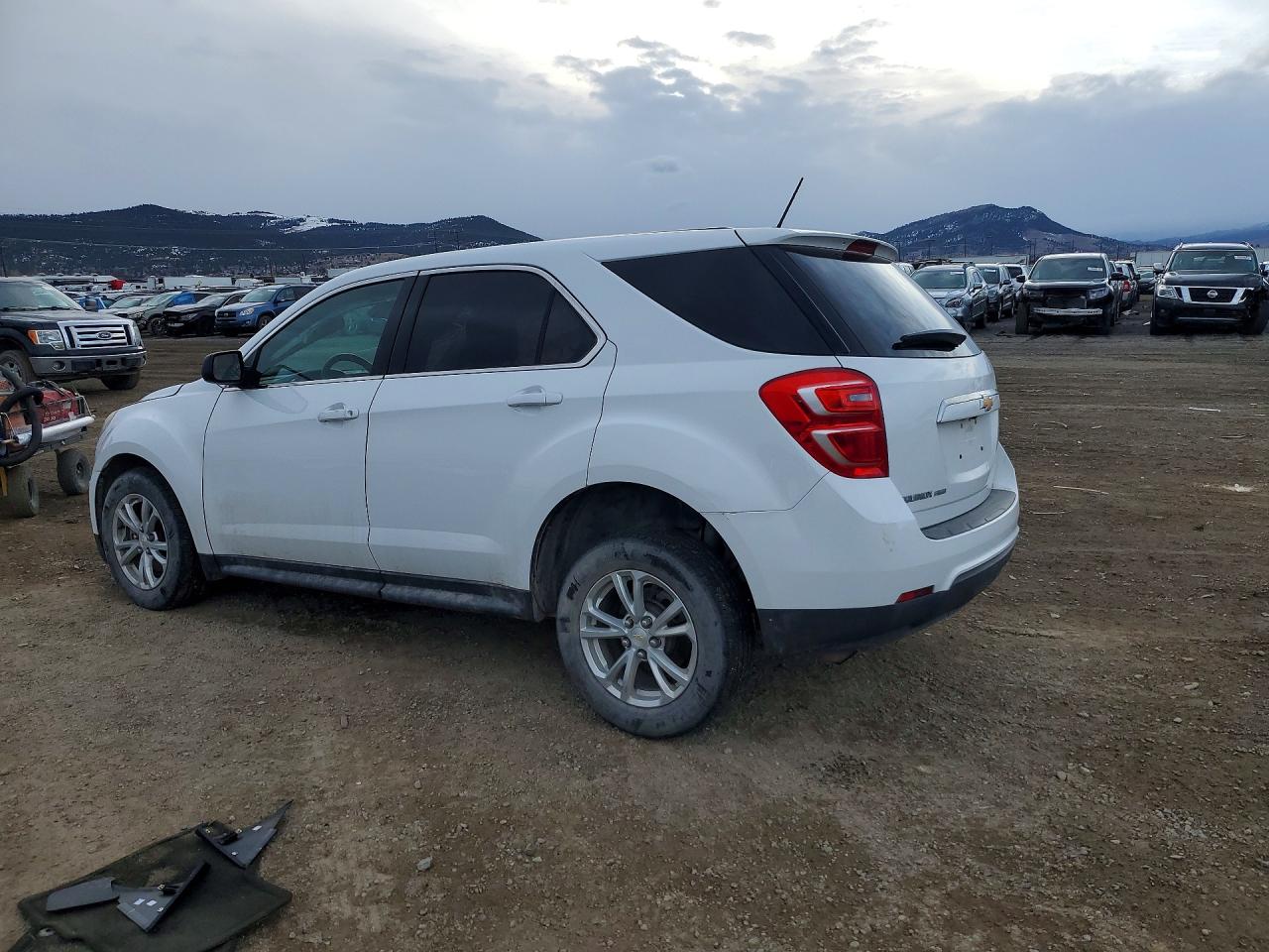 2017 CHEVROLET EQUINOX LS photo 3