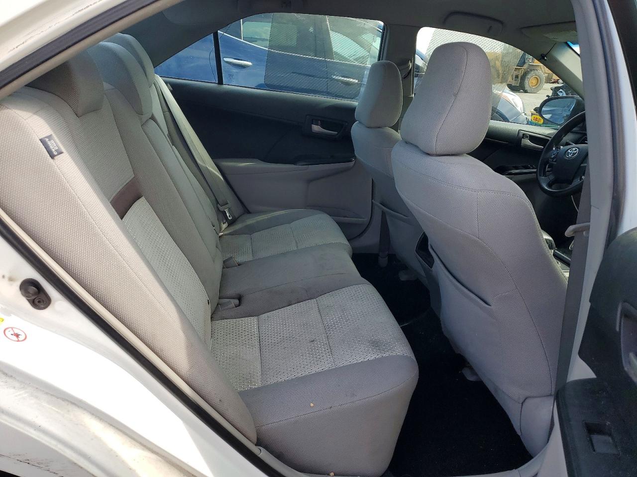 2014 TOYOTA CAMRY L photo 10