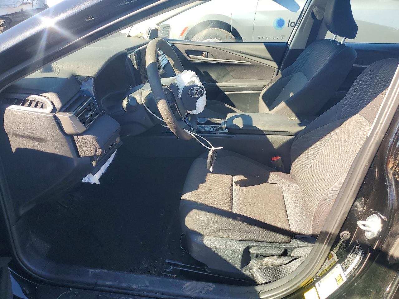 2025 TOYOTA CAMRY LE photo 7