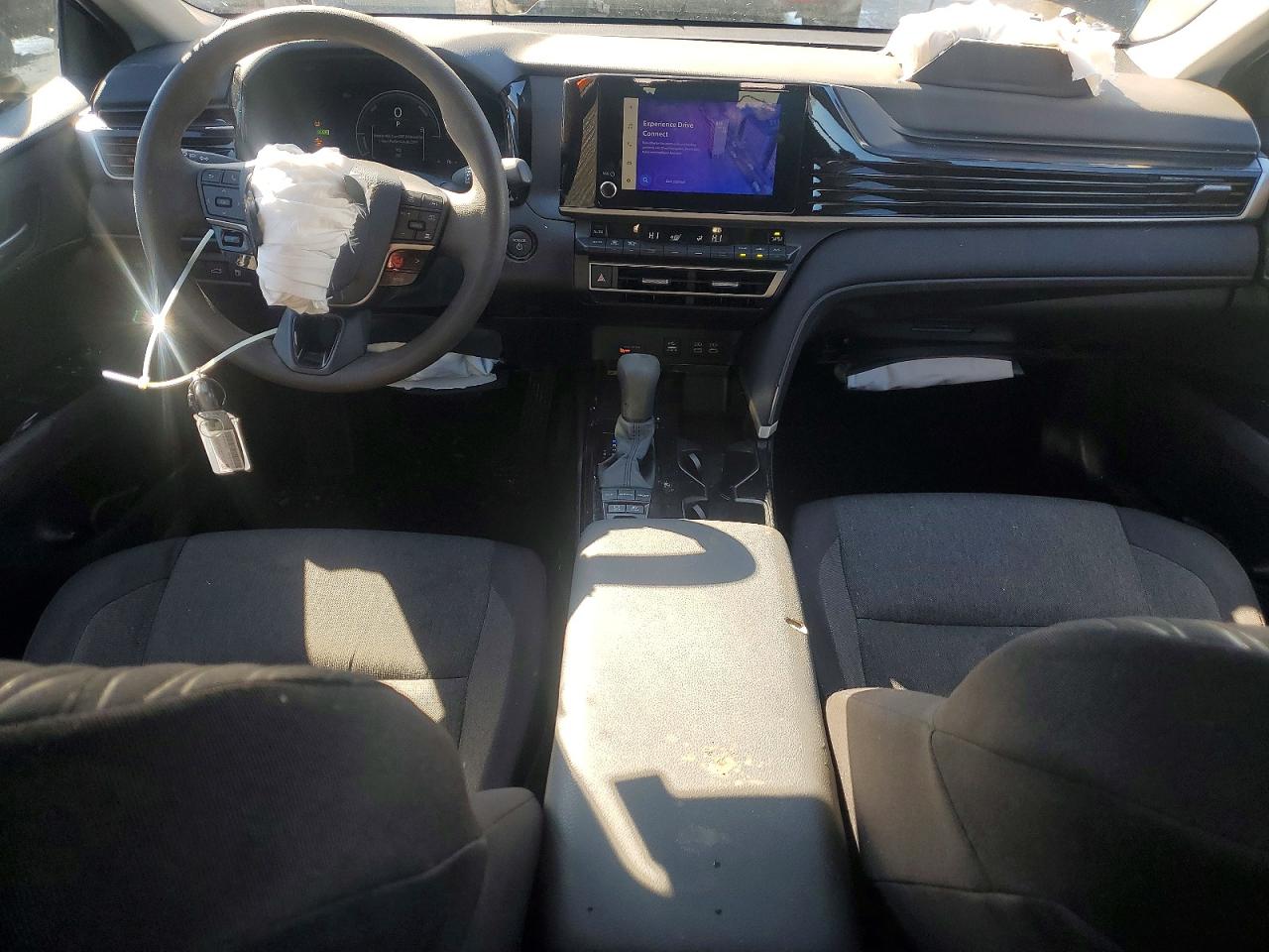 2025 TOYOTA CAMRY LE photo 8