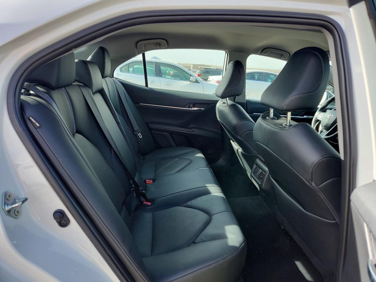 2022 TOYOTA CAMRY XLE photo 10