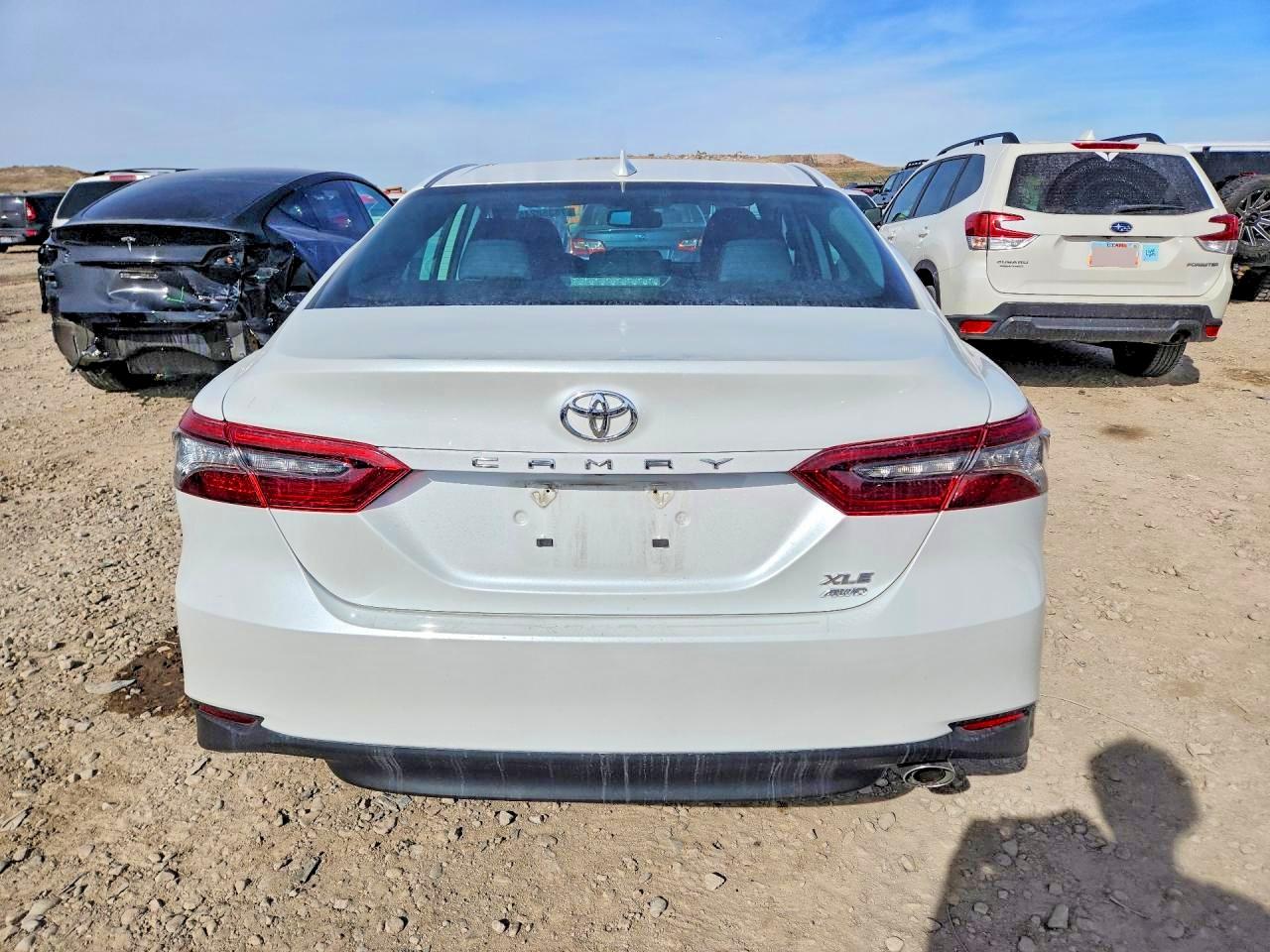 2022 TOYOTA CAMRY XLE photo 6