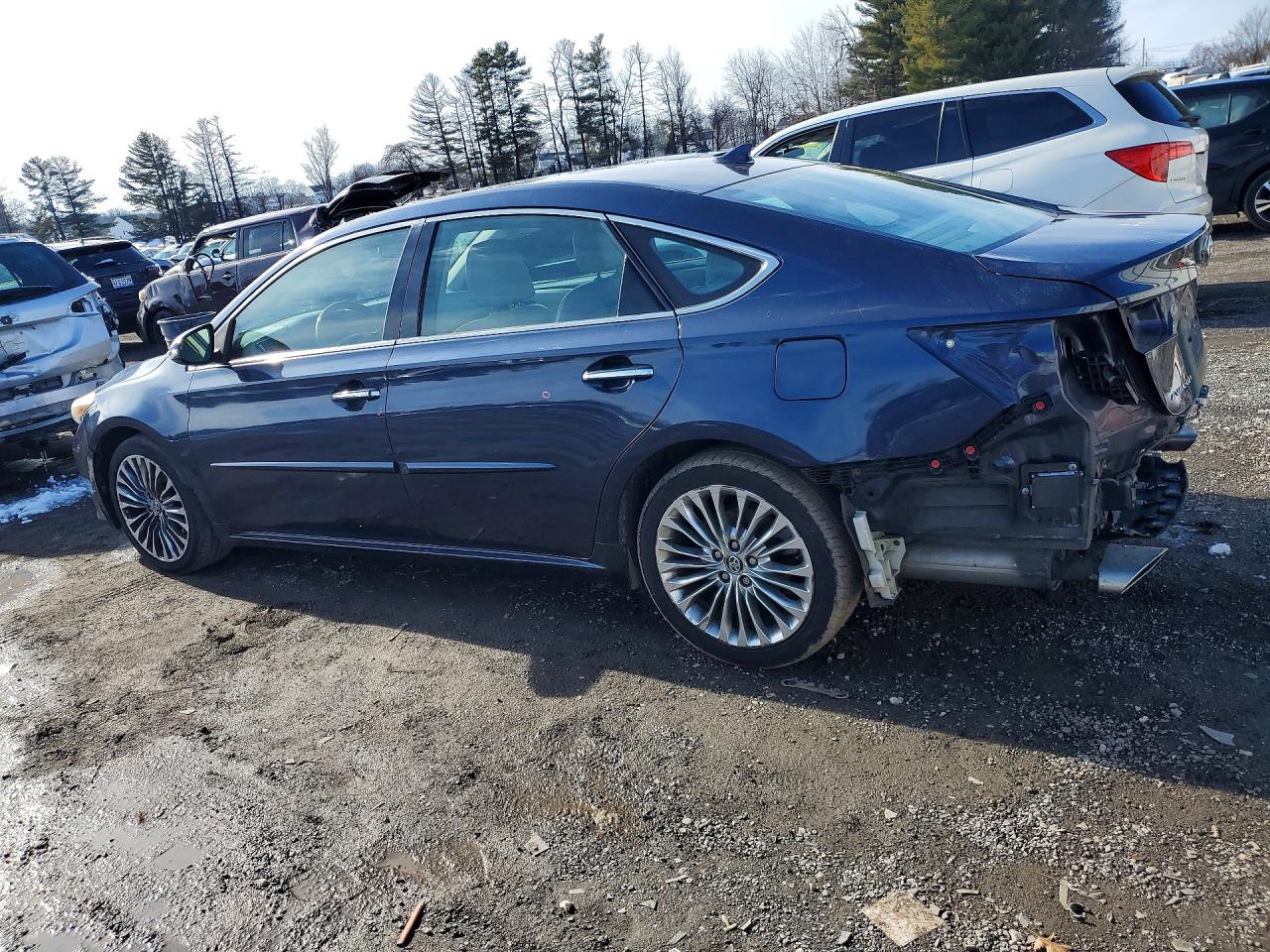 2016 TOYOTA AVALON XLE photo 3