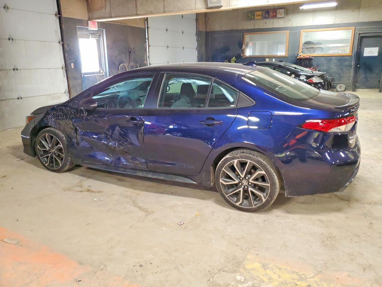 2020 TOYOTA COROLLA SE photo 3
