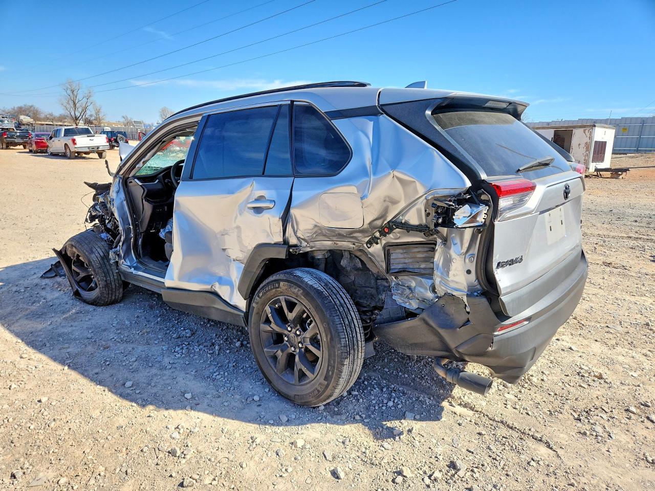 2021 TOYOTA RAV4 LE photo 3