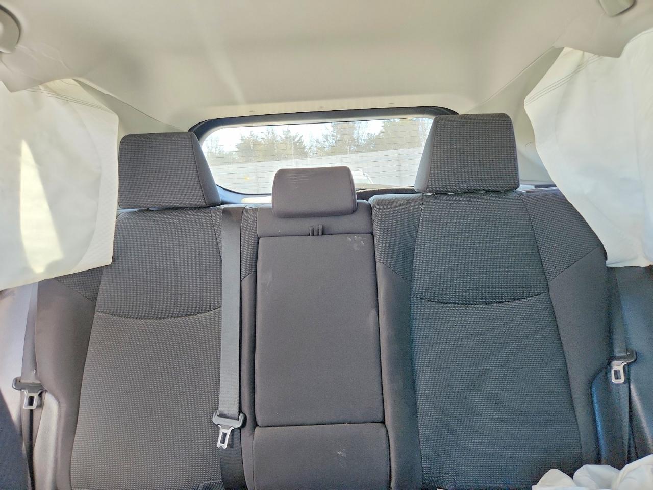 2021 TOYOTA RAV4 LE photo 19
