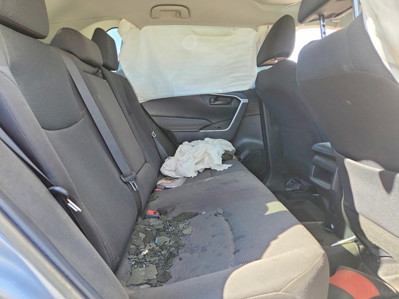 2021 TOYOTA RAV4 LE photo 21