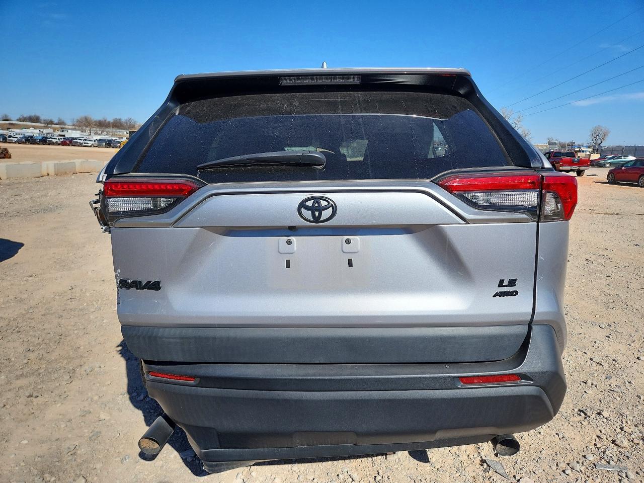 2021 TOYOTA RAV4 LE photo 11