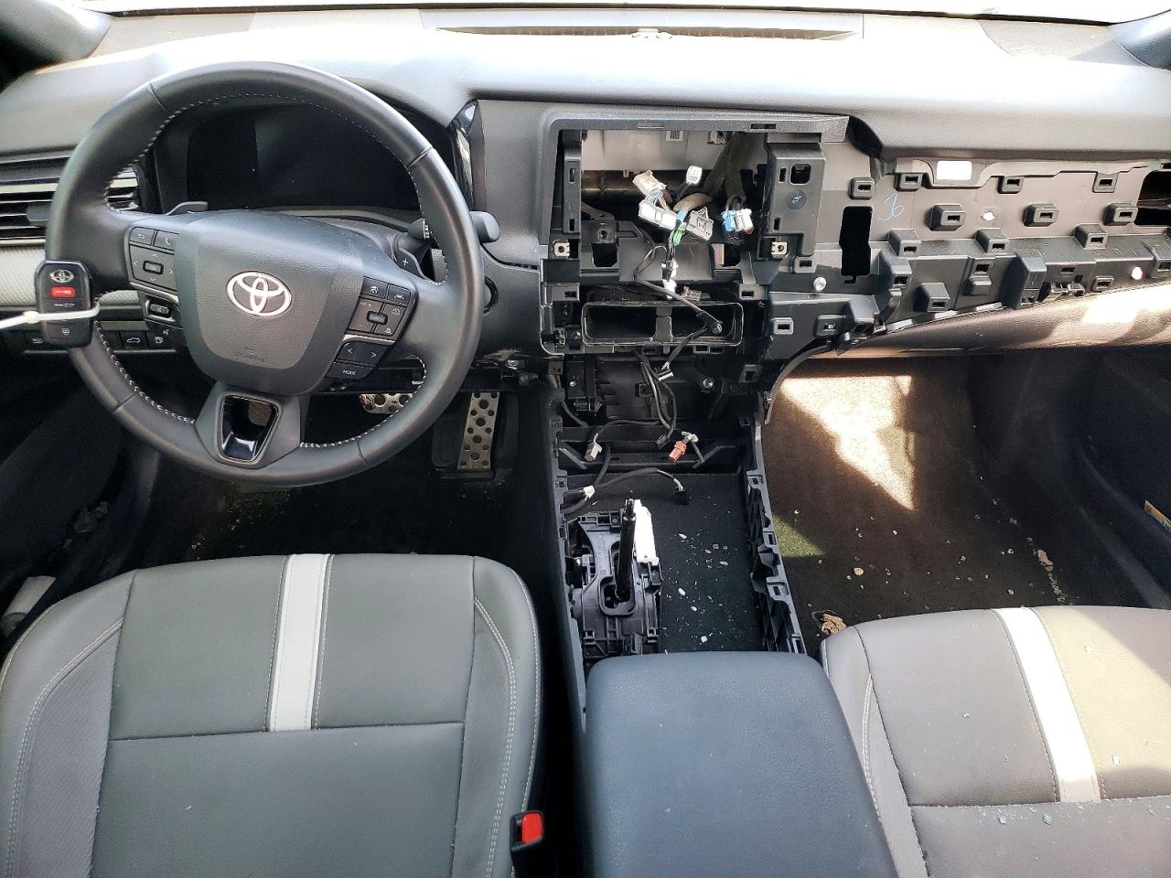 2025 TOYOTA CAMRY SE photo 8