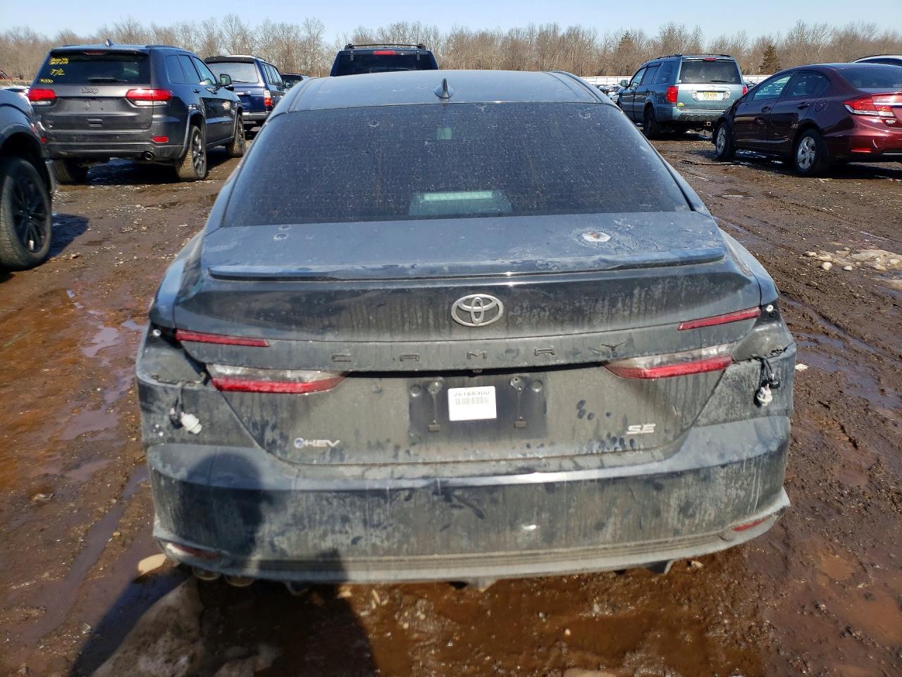 2025 TOYOTA CAMRY SE photo 6