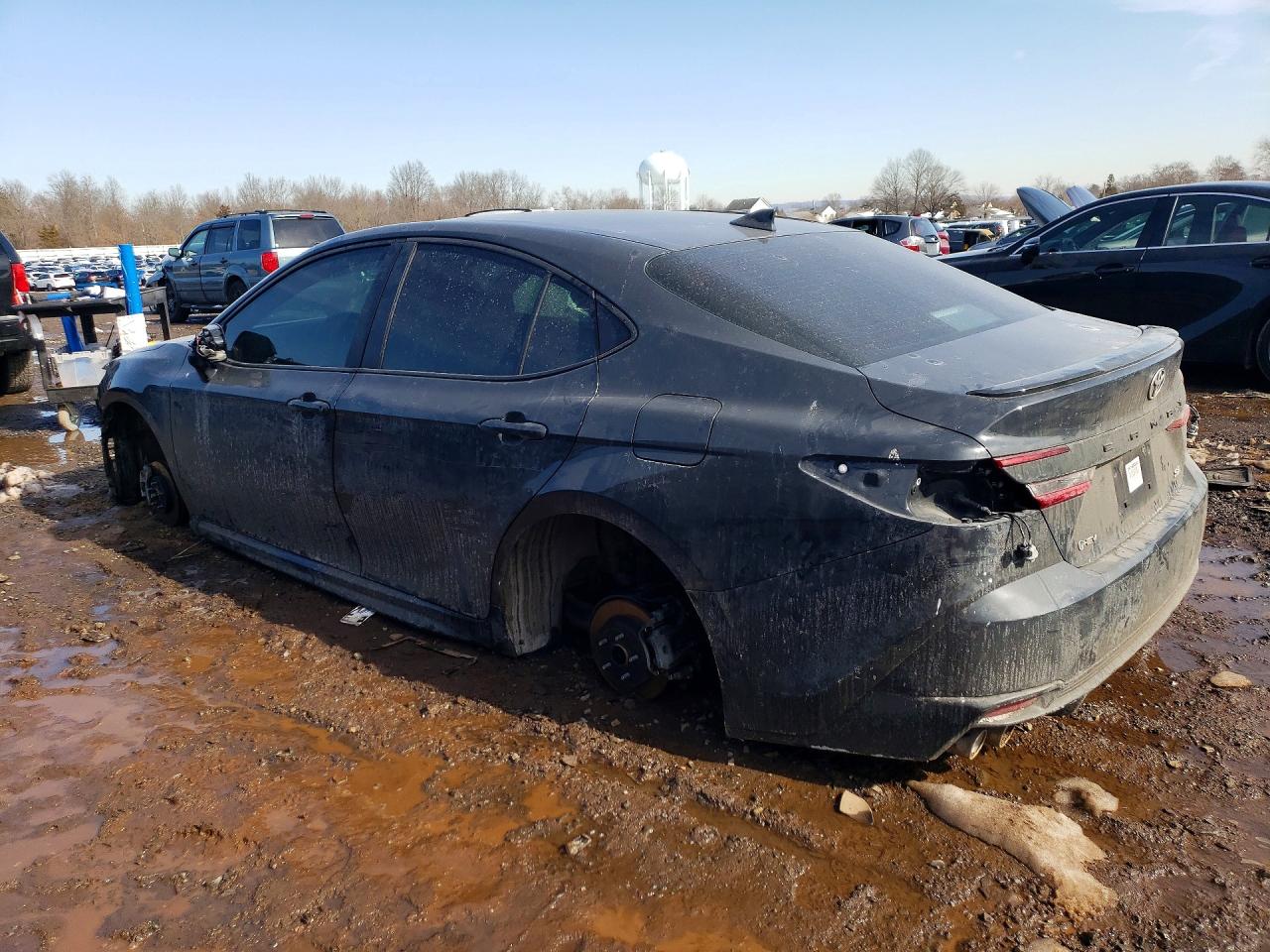 2025 TOYOTA CAMRY SE photo 2