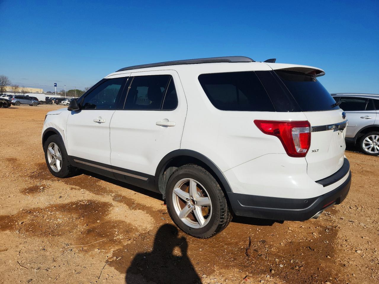 2018 FORD EXPLORER XLT photo 4