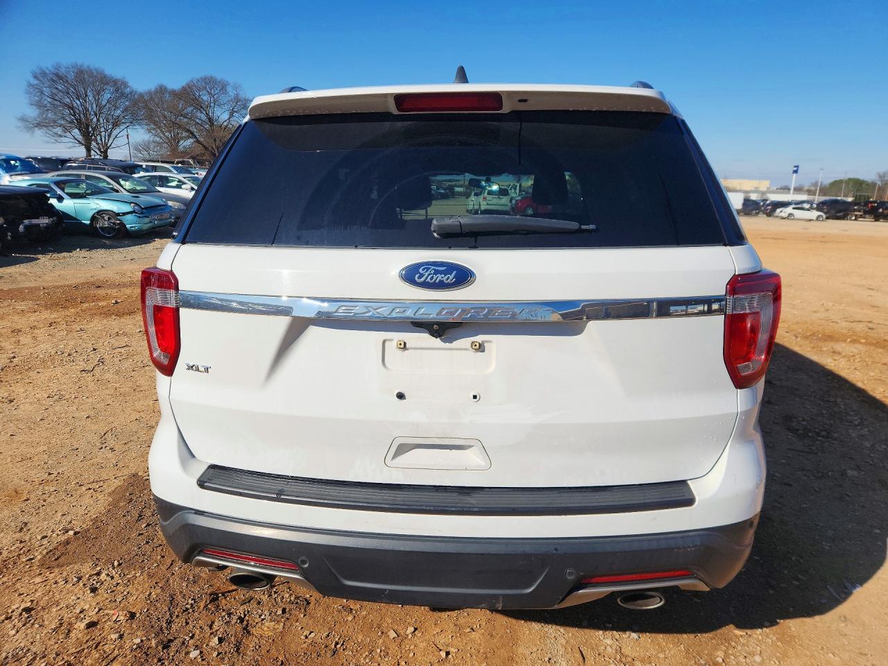 2018 FORD EXPLORER XLT photo 16