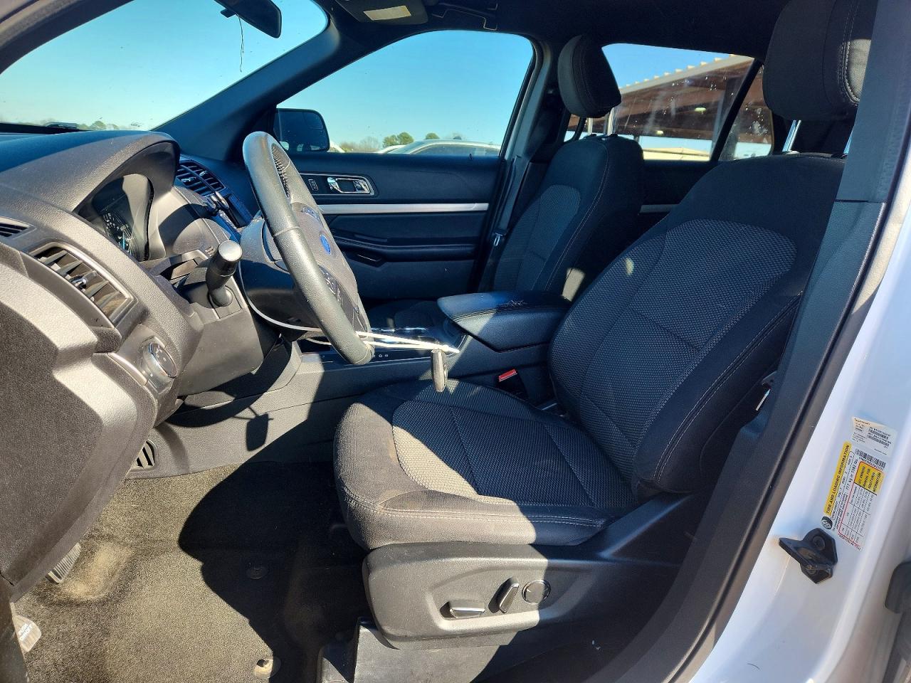 2018 FORD EXPLORER XLT photo 19