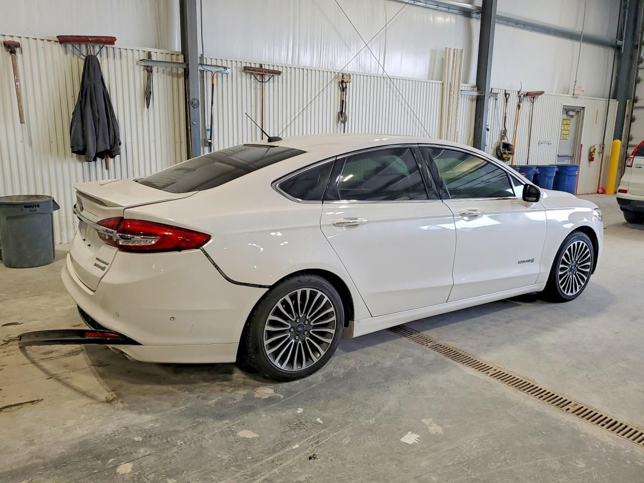 2018 FORD FUSION TITANIUM/PLATINUM HEV photo 9