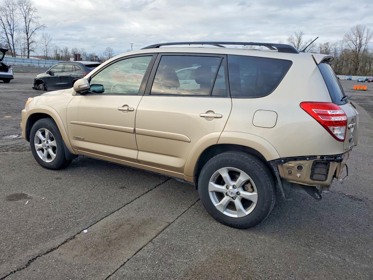 2010 TOYOTA RAV4 LIMITED photo 2