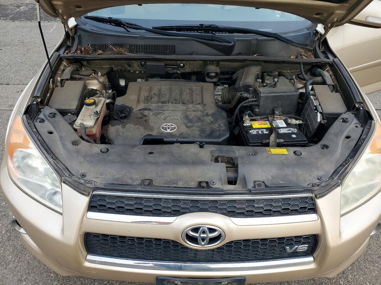 2010 TOYOTA RAV4 LIMITED photo 11