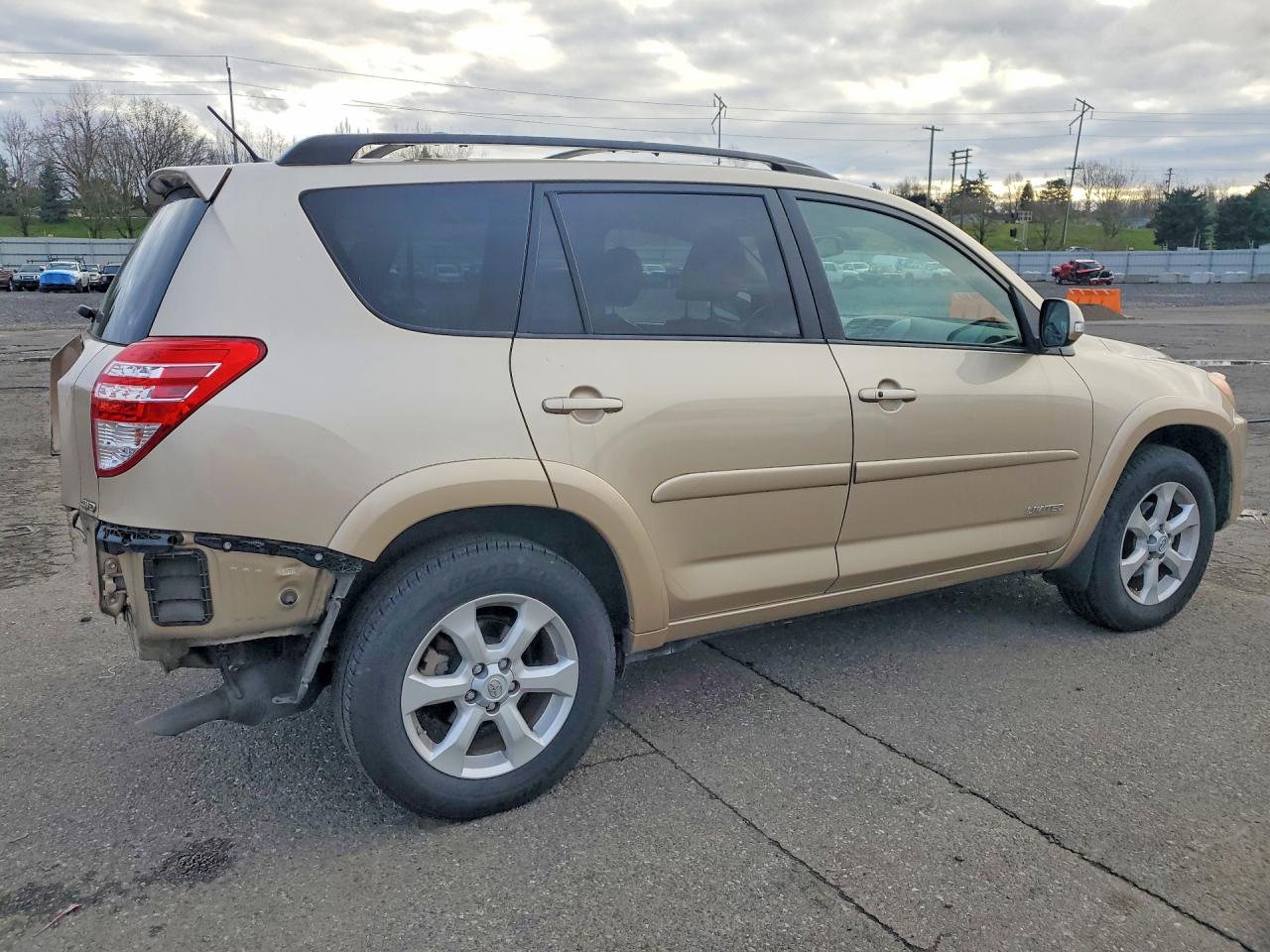 2010 TOYOTA RAV4 LIMITED photo 3