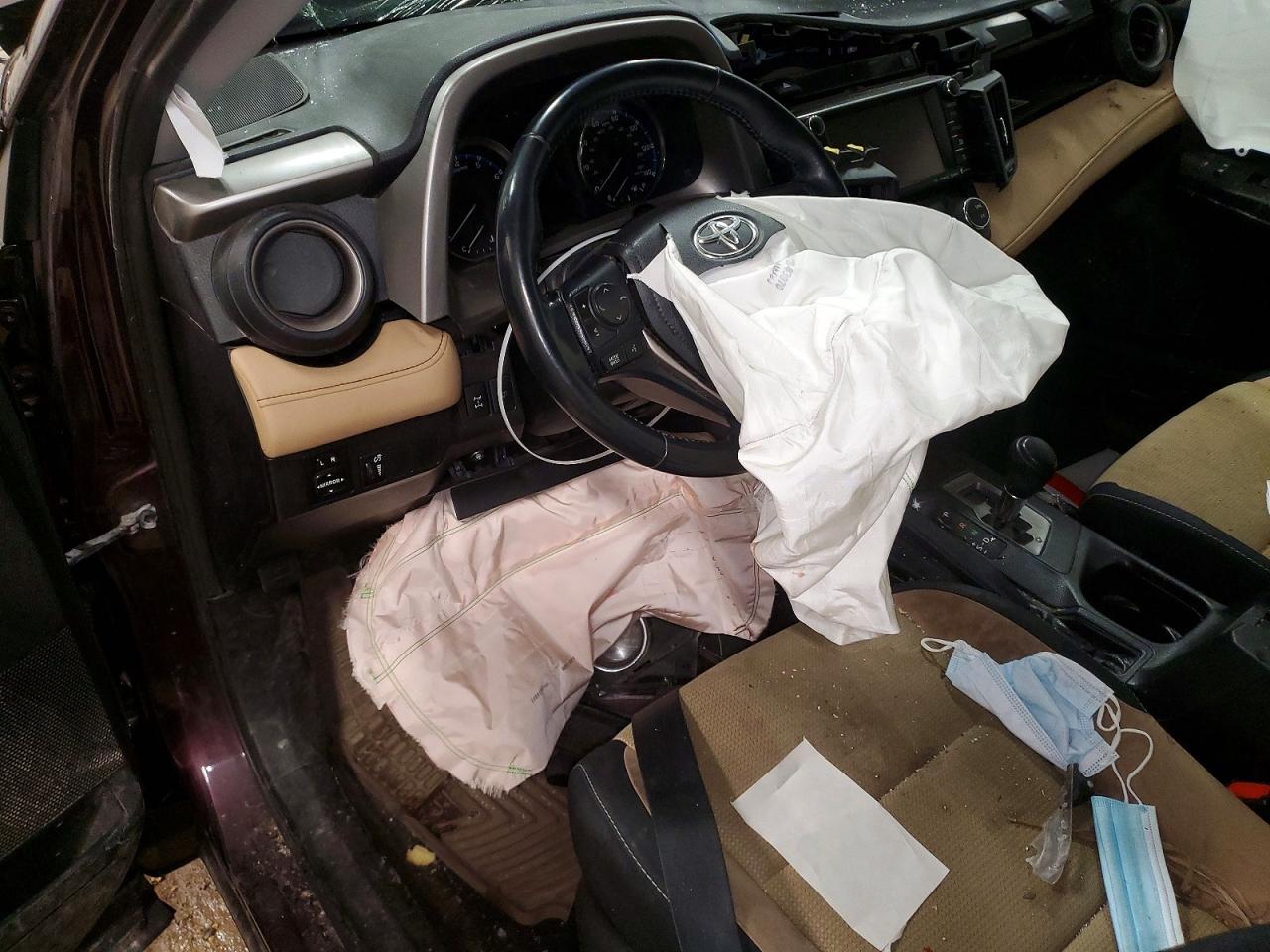2016 TOYOTA RAV4 XLE photo 22