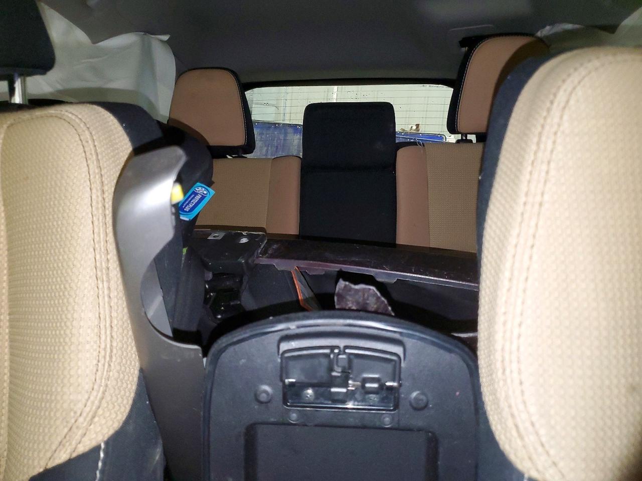 2016 TOYOTA RAV4 XLE photo 28