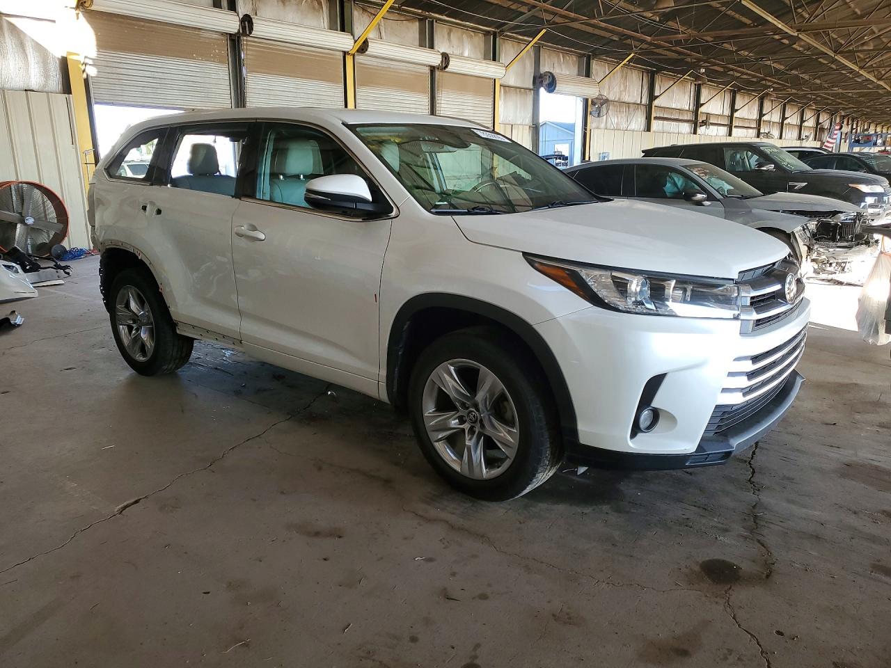 2018 TOYOTA HIGHLANDER LIMITED photo 10