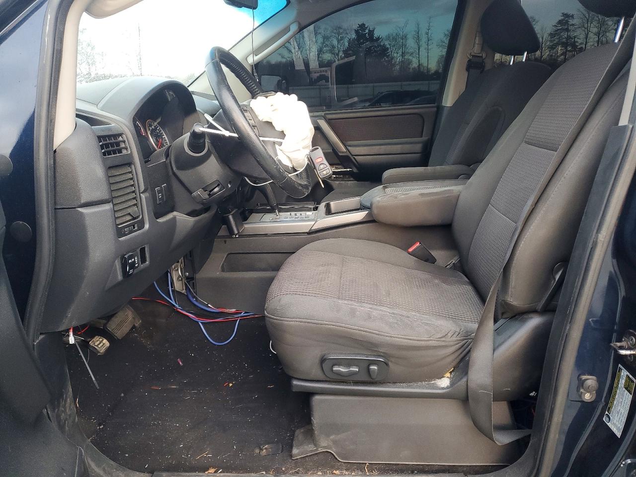 2011 NISSAN TITAN S photo 7