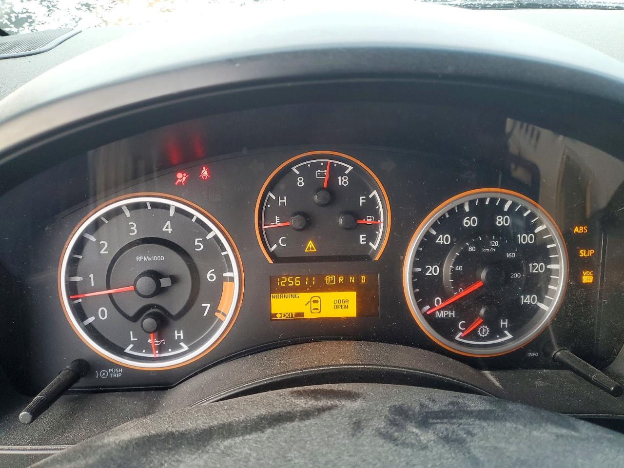 2011 NISSAN TITAN S photo 9