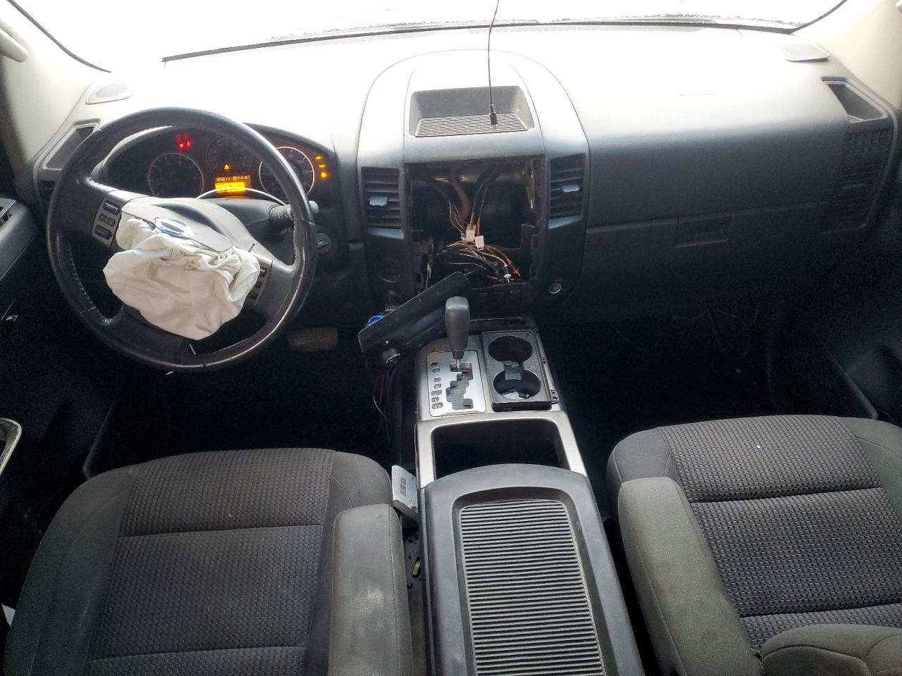 2011 NISSAN TITAN S photo 8