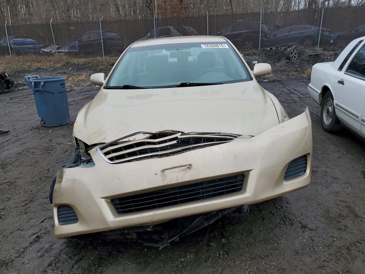 2011 TOYOTA CAMRY photo 5