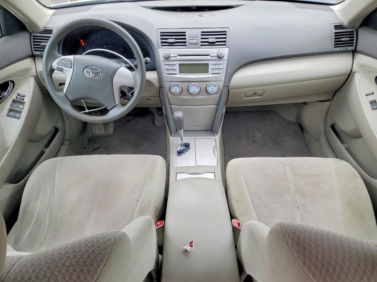 2011 TOYOTA CAMRY photo 8