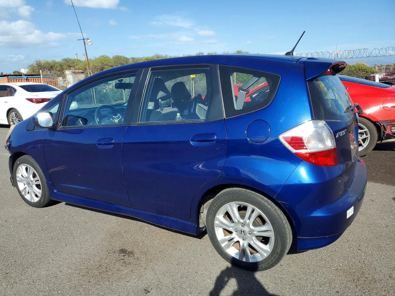 2011 HONDA FIT SPORT photo 2