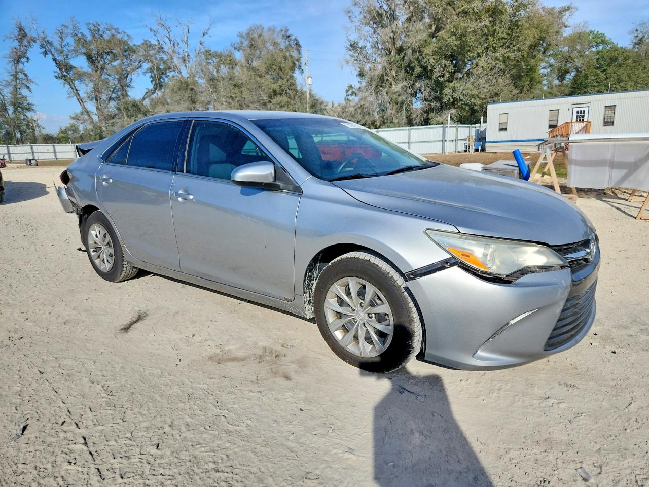 2016 TOYOTA CAMRY LE photo 4